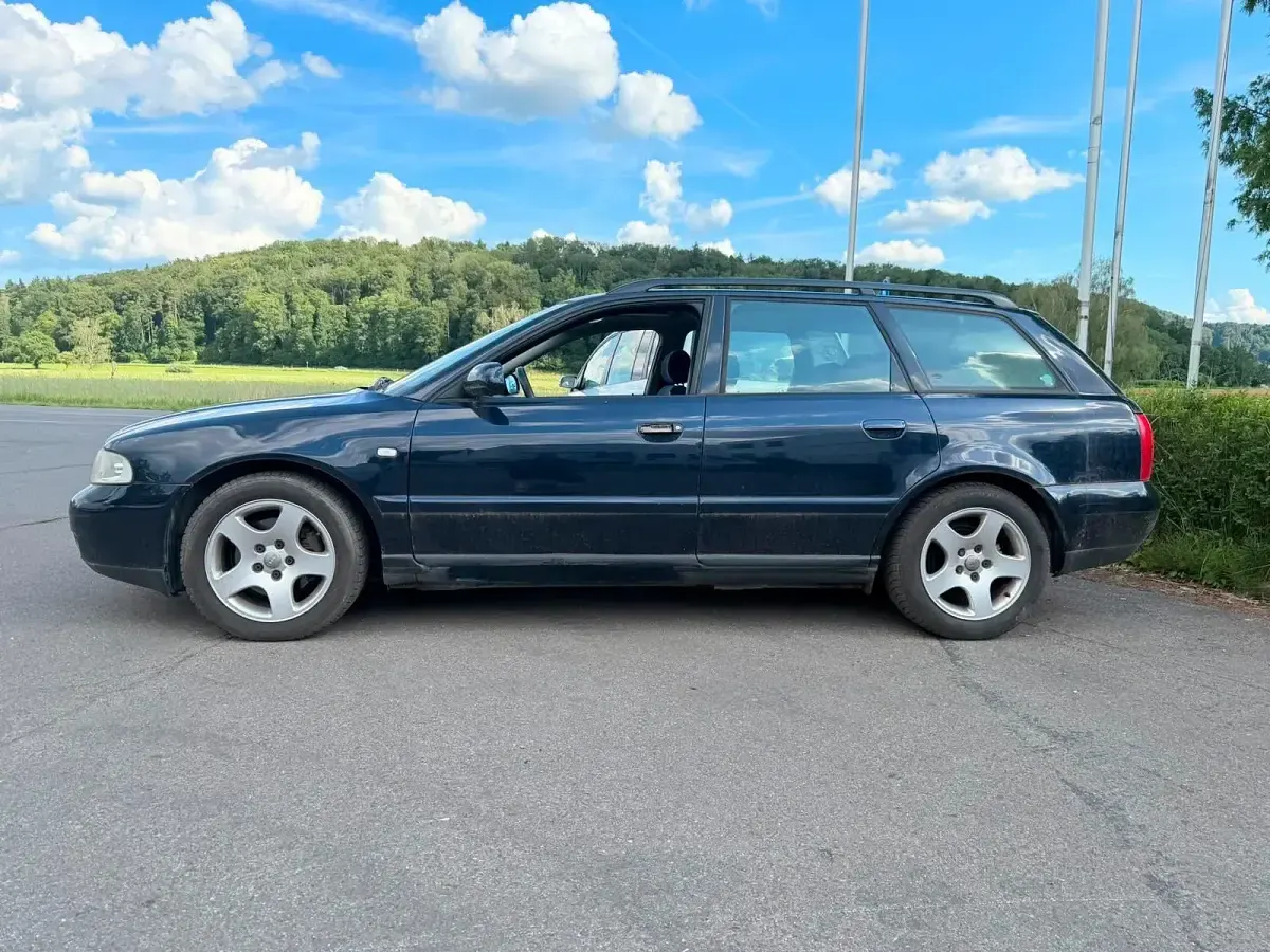 Gebraucht Audi A4 150 PS (110 kW) 1999 Blau Kombi