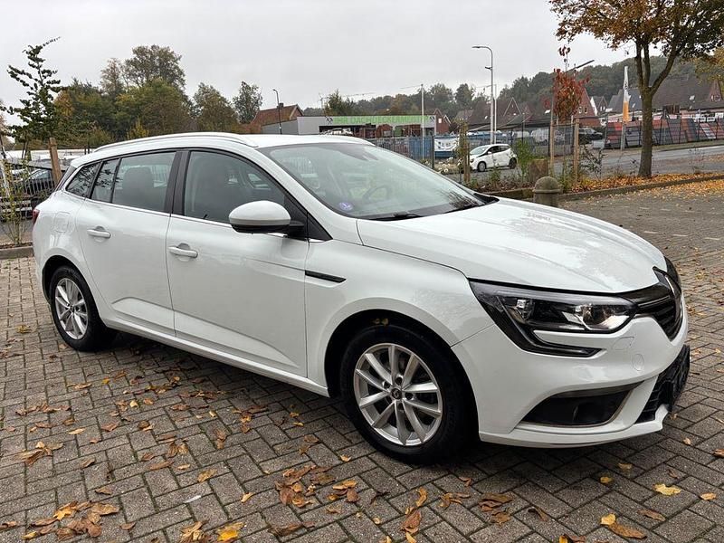 Weiß Gebraucht 2020 Renault Mégane IV LIMITED Limousine | 8.900 € (Guter Preis) - Bild 1/4