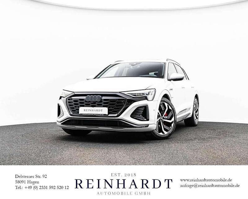 Gletscherweiß metallic Gebraucht 2024 Audi Q8 e-tron S-Line SUV | 61.005 € (Guter Preis) - Bild 1/3
