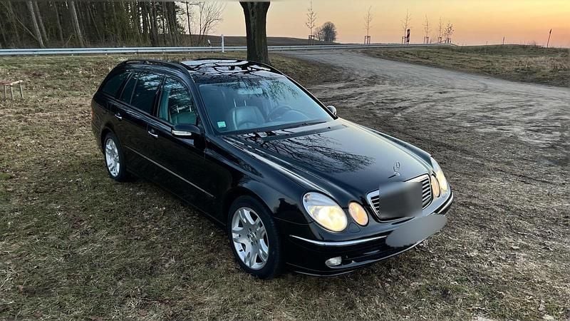 Gebraucht Mercedes E240 Avantgarde 177 PS (130 kW) 2004 Schwarz Kombi