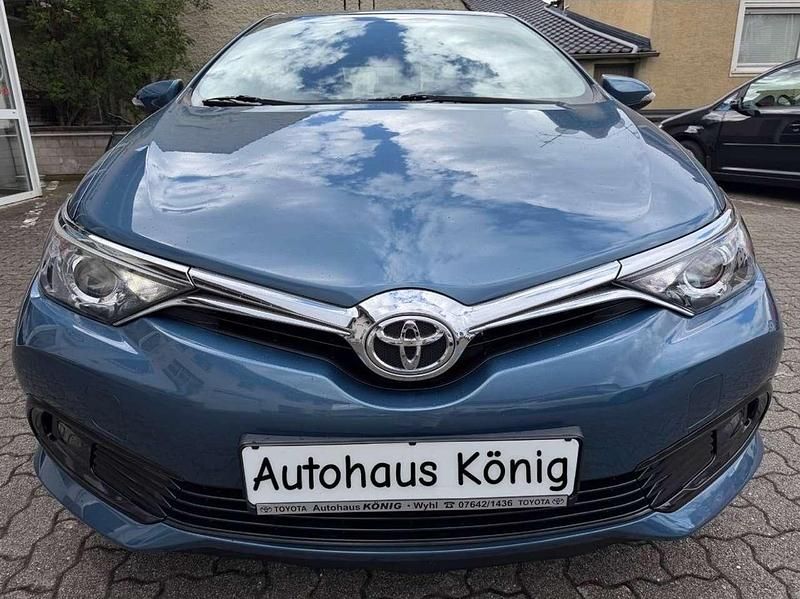 Gebraucht Toyota Auris Cool 99 PS (72 kW) 2016 Denimblau Kleinwagen