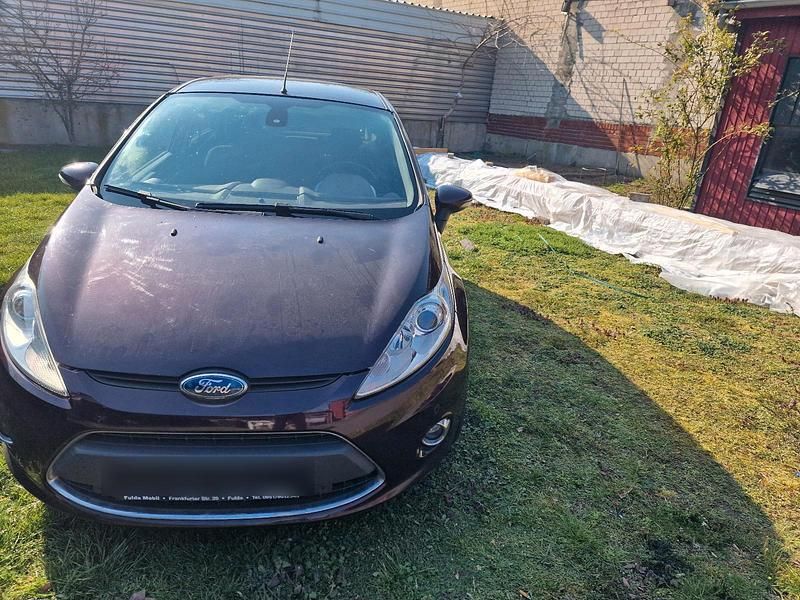 Gebraucht Ford Fiesta 90 PS (66 kW) 2009 Braun Kleinwagen