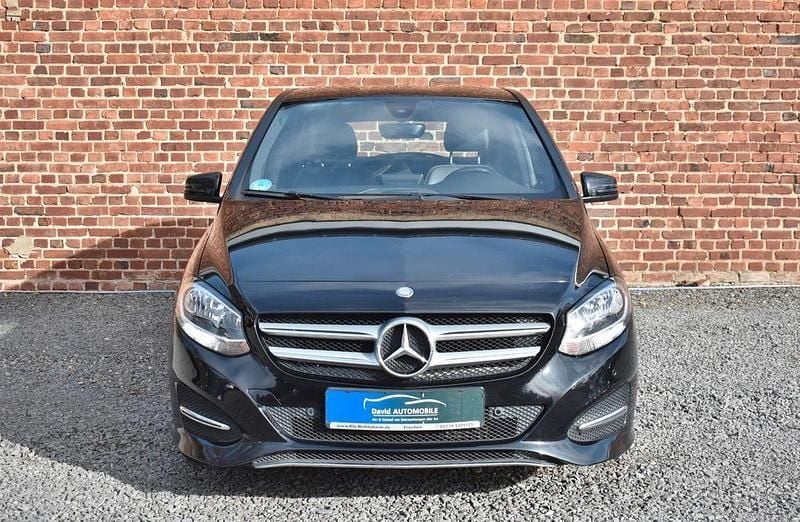 Gebraucht Mercedes B180 122 PS (89 kW) 2016 Schwarz Van / Kleinbus