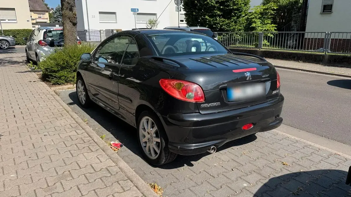 Gebraucht Peugeot 206 CC 109 PS (80 kW) 2006 Schwarz Cabrio