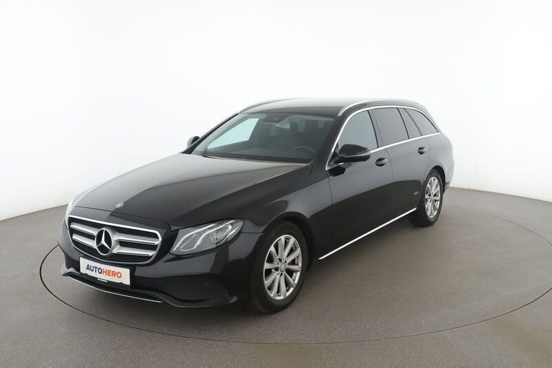 Schwarz Gebraucht 2017 Mercedes E200 Avantgarde Kombi | 24.040 € (Fairer Preis) - Bild 1/4