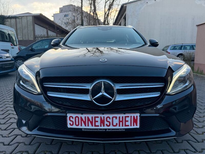 Gebraucht Mercedes C300e 194 PS (142 kW) 2020 Schwarz Limousine