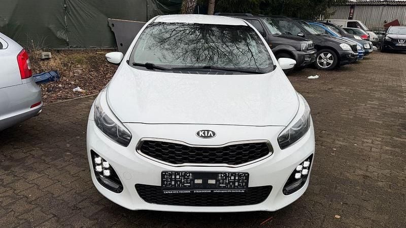 Weiß Gebraucht 2016 Kia Ceed GT-Line Kleinwagen | 5.800 € (Superpreis) - Bild 1/4