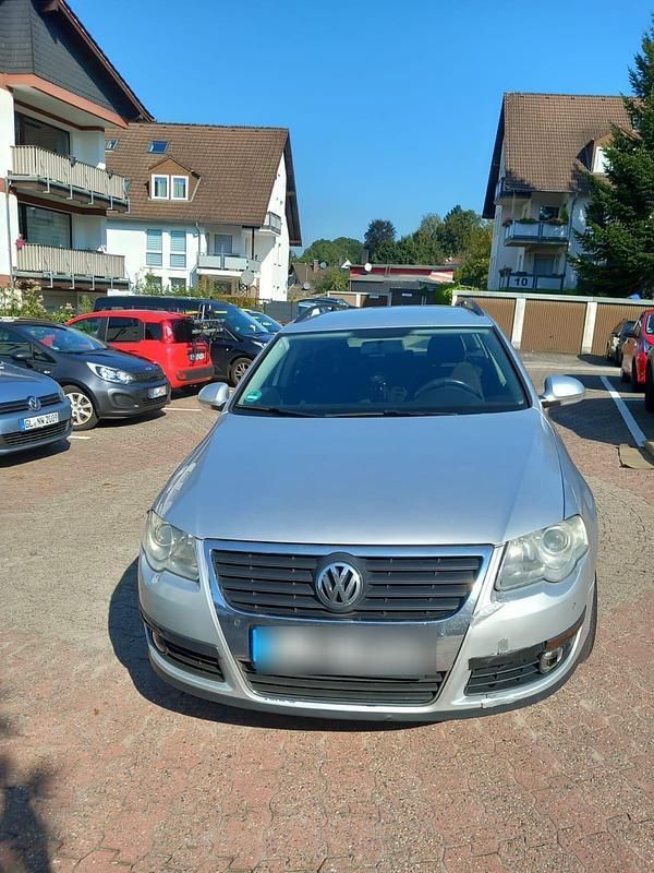 Silber Gebraucht 2008 VW Passat Kombi | 1.799 € (Guter Preis) - Bild 1/4