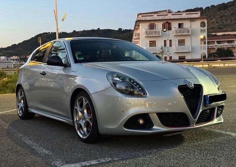 Gebraucht Alfa Romeo Giulietta Quadrifoglio Verde 175 PS (128 kW) 2014 (silverstone grau) Limousine