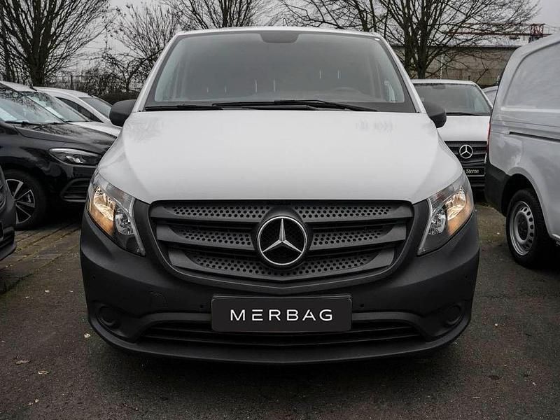 Gebraucht Mercedes Vito 136 PS (100 kW) 2022 Arktikweiß Van