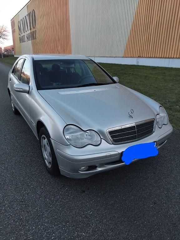 Gebraucht Mercedes 200 121 PS (88 kW) 2003 Silber Limousine