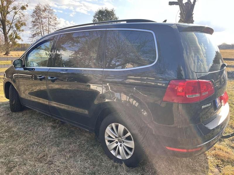 Gebraucht VW Sharan Comfortline 140 PS (102 kW) 2014 Schwarz Van / Kleinbus