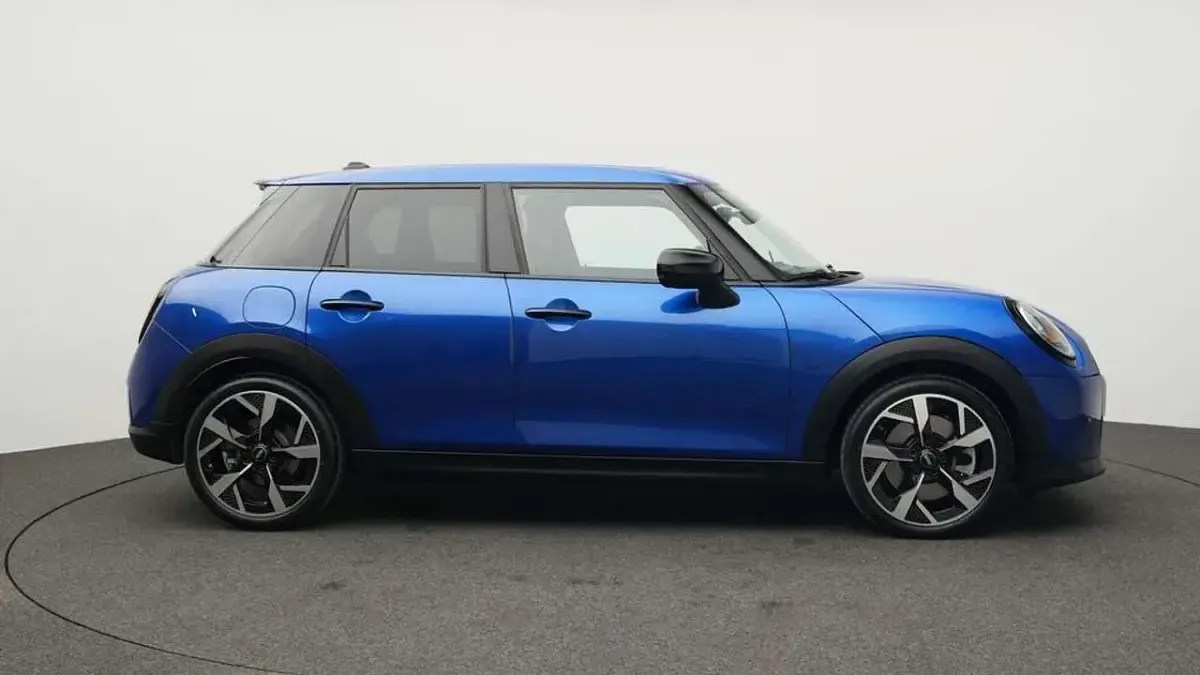 Second-hand Mini Cooper S Classic 204 CP (150 kW) 2025 Albastru Hatchback