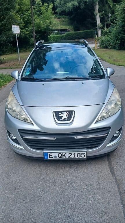 Silber Gebraucht 2011 Peugeot 207 Urban Move Kombi | 2.250 € (Fairer Preis) - Bild 1/4