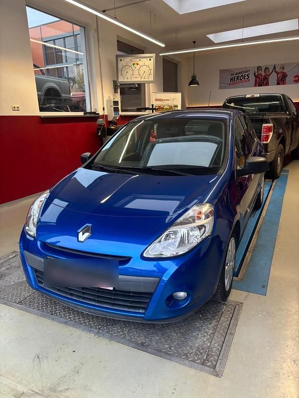 Gebraucht Renault Clio II 75 PS (55 kW) 2009 Blau Kleinwagen