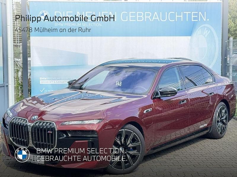 Aventurinrot iii Gebraucht 2024 BMW M760e M Sport Limousine | 108.880 € (Superpreis) - Bild 1/4