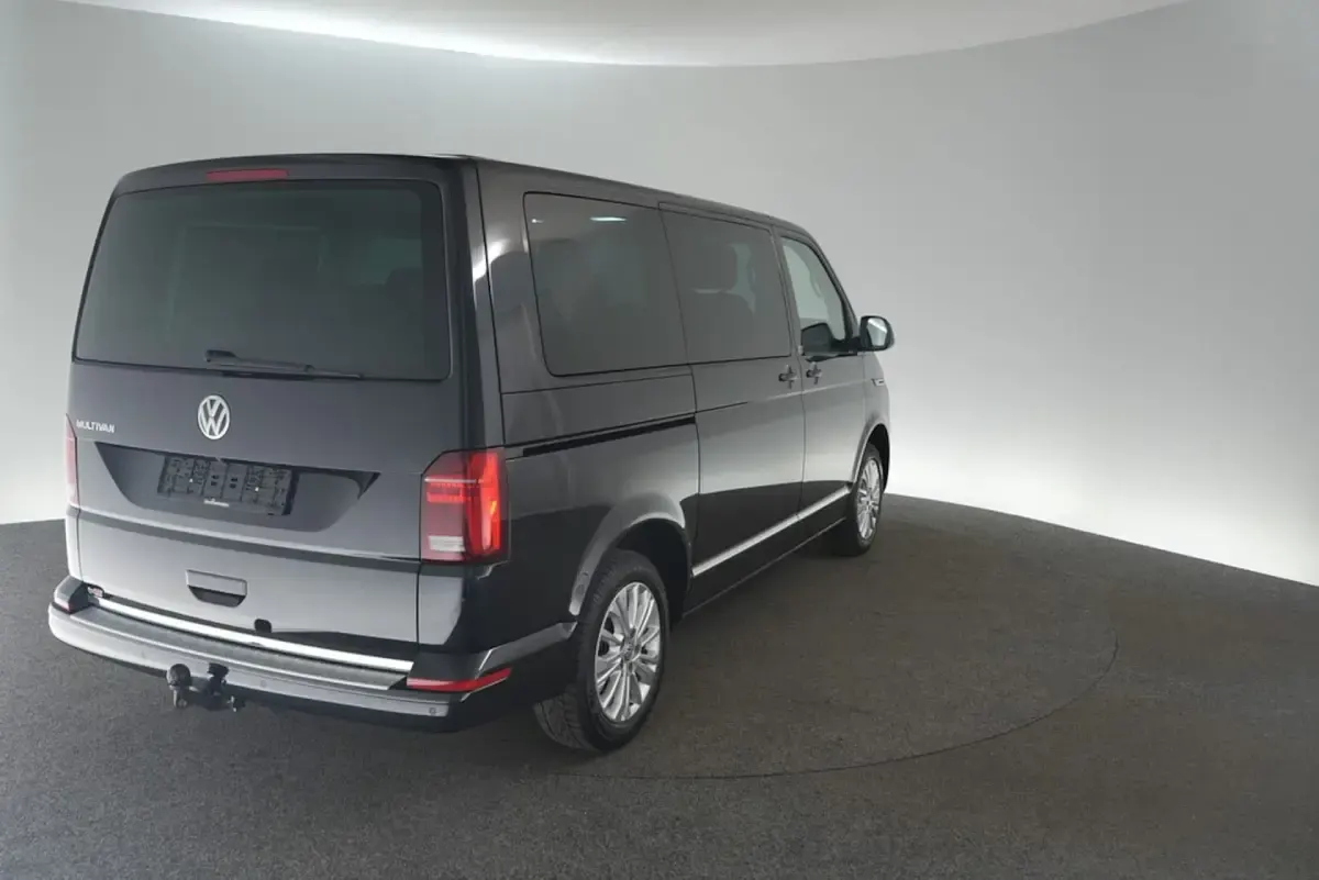Używany VW Multivan Generation Six 150 KM (110 kW) 2022 Minivan