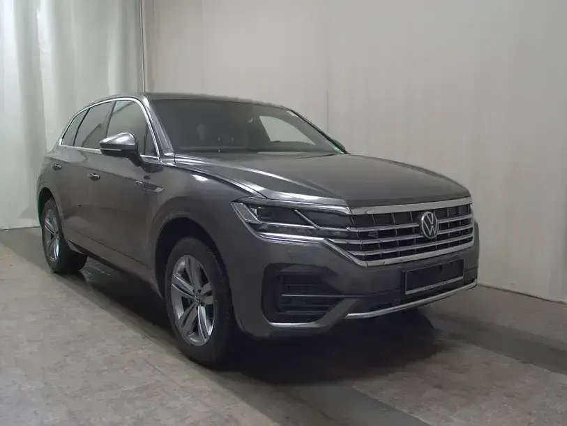 Second-hand VW Touareg R-line 231 CP (169 kW) 2022 Gri SUV