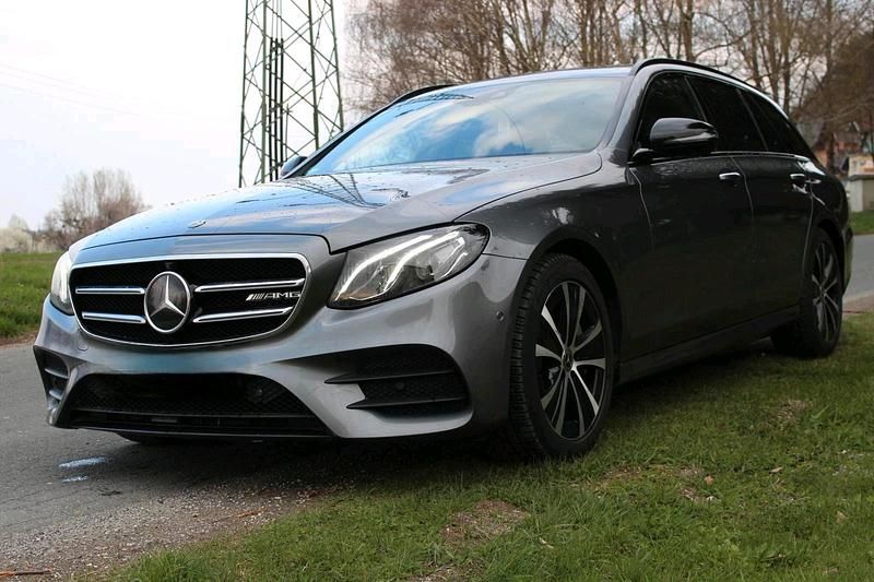 Gebraucht Mercedes E350 AMG 258 PS (189 kW) 2017 Silber Kombi