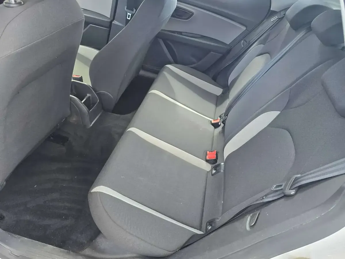 Gebraucht Seat Leon Reference 105 PS (77 kW) 2013 "candy" weiss Kleinwagen