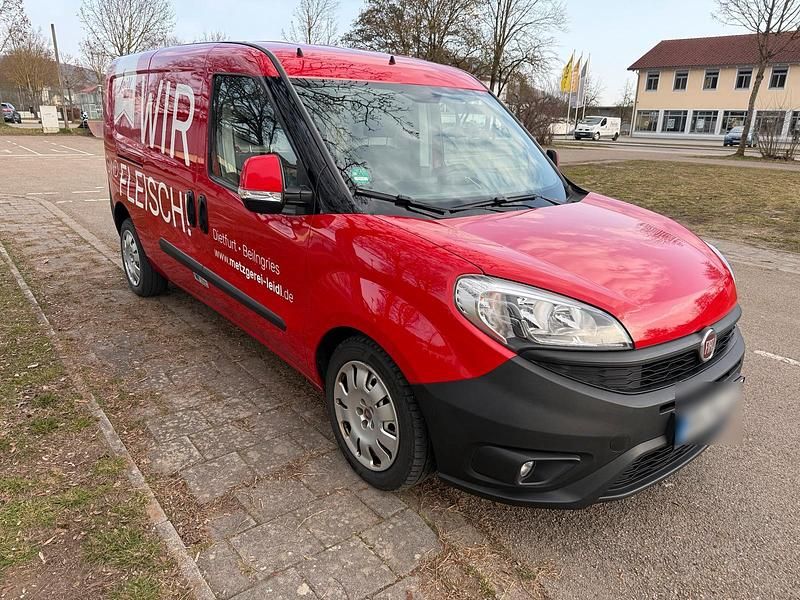 Gebraucht Fiat Doblò 120 PS (88 kW) 2017 Rot Van / Kleinbus