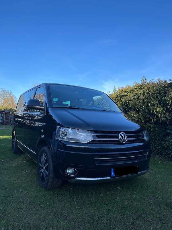 Schwarz Gebraucht 2010 VW T5 Highline Van | 20.000 € (Etwas zu teuer) - Bild 1/4