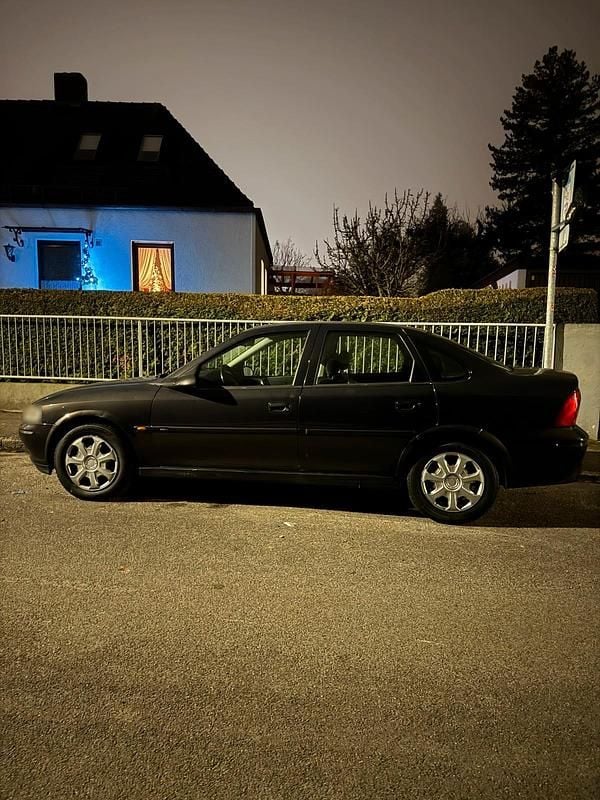 Gebraucht Opel Vectra 101 PS (74 kW) 2000 Schwarz Limousine