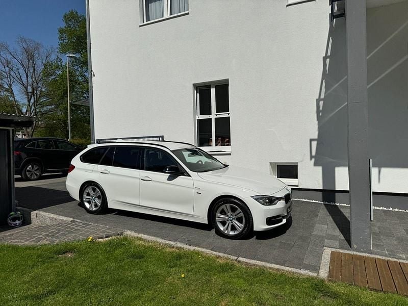 Gebraucht BMW 318 Sport Line 143 PS (105 kW) 2015 Weiß Kombi