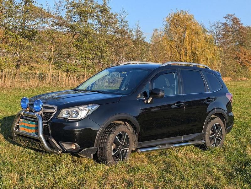 Schwarz Gebraucht 2013 Subaru Forester Exclusive+ SUV | 8.990 € (Etwas zu teuer) - Bild 1/4