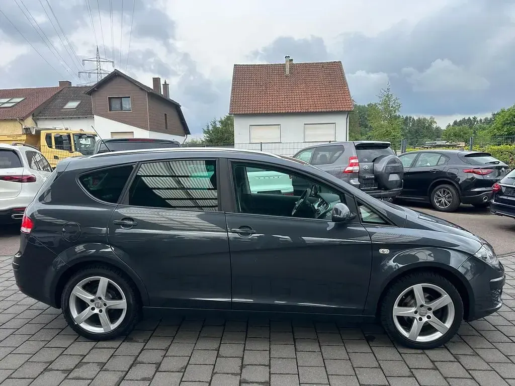 Gebraucht Seat Altea XL Style 140 PS (102 kW) 2011 Grau Van / Kleinbus