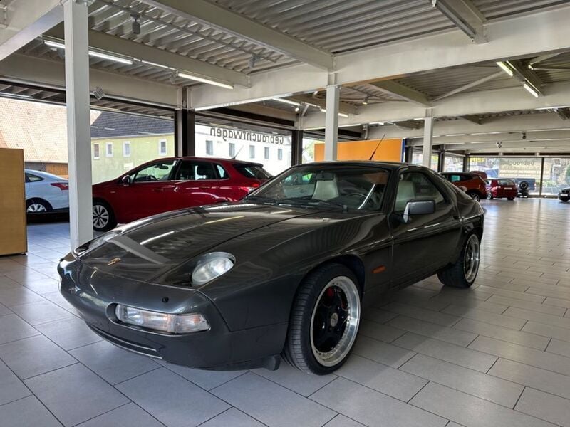 Grau Gebraucht 1988 Porsche 928 Coupé | 19.850 € - Bild 1/4