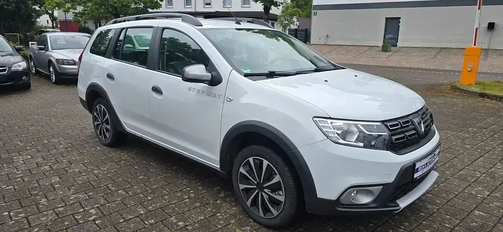 Gebraucht Dacia Logan MCV Stepway 95 PS (69 kW) 2019 Weiß Kombi