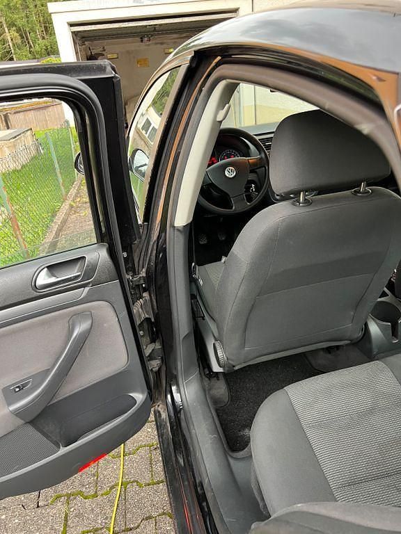 Schwarz Gebraucht 2005 VW Jetta Limousine | 1.900 € - Bild 1/4