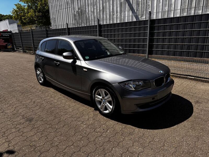 Grau Gebraucht 2010 BMW 116 Kleinwagen | 2.999 € (Guter Preis) - Bild 1/4