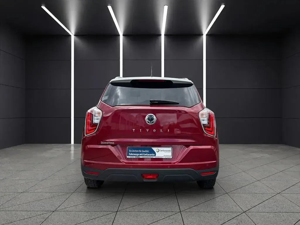 Gebraucht SsangYong Tivoli 163 PS (119 kW) 2022 Rot SUV