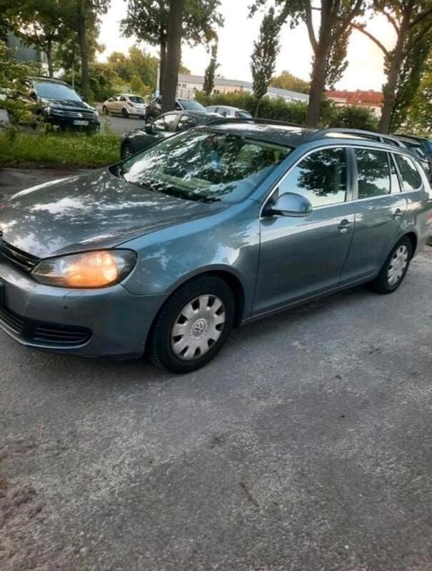 Grau Gebraucht 2010 VW Golf VI Kombi | 2.800 € - Bild 1/4