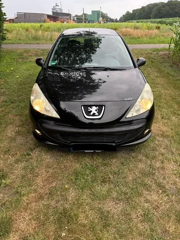 Gebraucht Peugeot 206 60 PS (44 kW) 2010 Schwarz Limousine