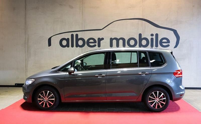 Gebraucht VW Touran Trendline 116 PS (85 kW) 2018 Grau Van / Kleinbus