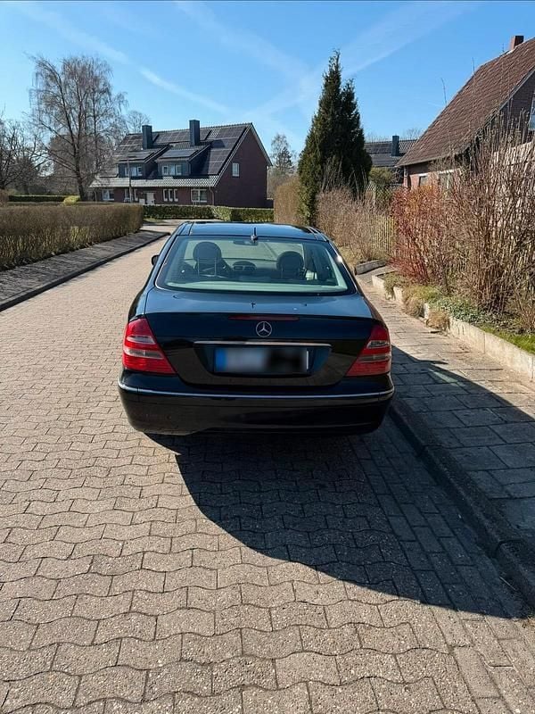 Gebraucht Mercedes E240 177 PS (130 kW) 2002 Schwarz Limousine
