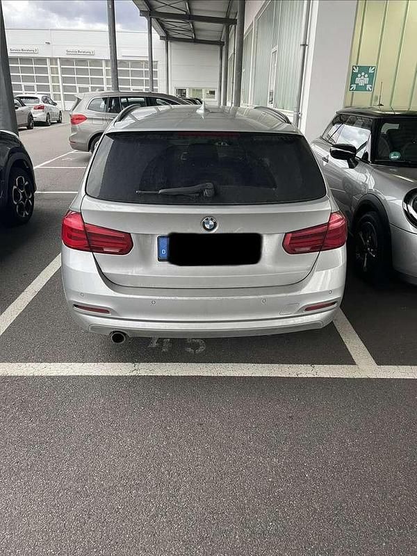 Gebraucht BMW 318 150 PS (110 kW) 2015 Silber Kombi
