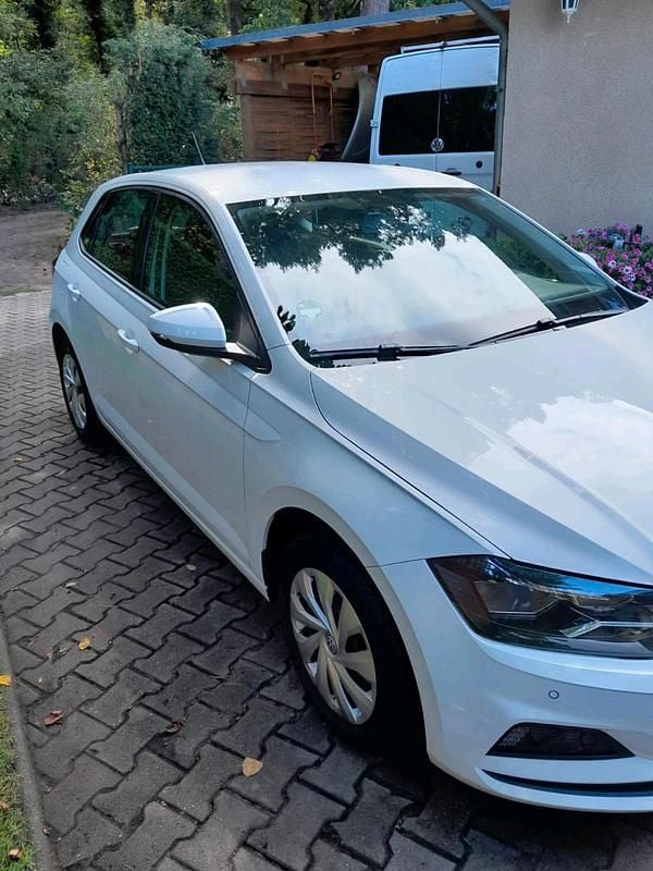 Weiß Gebraucht 2020 VW Polo Kleinwagen | 9.999 € (Superpreis) - Bild 1/4