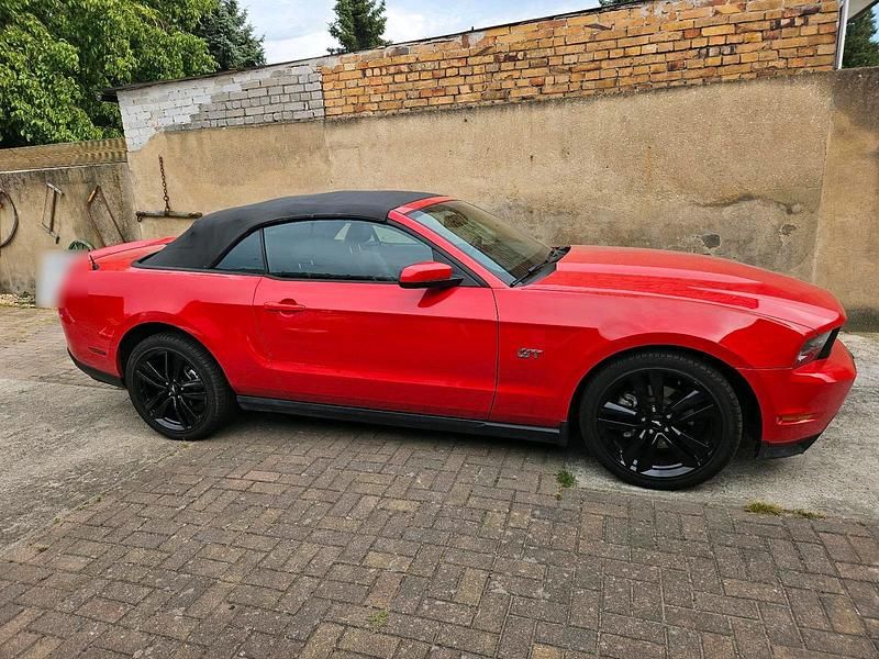 Gebraucht Ford Mustang GT 320 PS (235 kW) 2010 Rot Cabrio