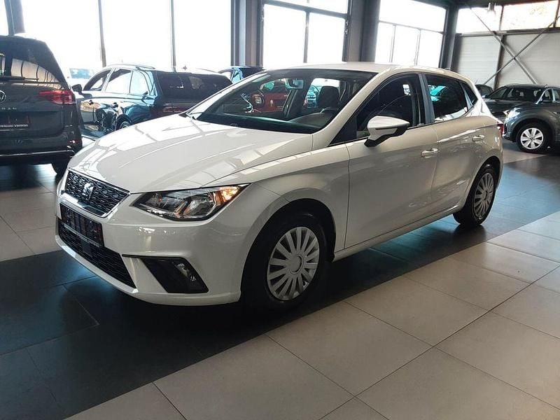 Weiß Gebraucht 2018 Seat Ibiza Style Limousine | 9.590 € (Guter Preis) - Bild 1/4