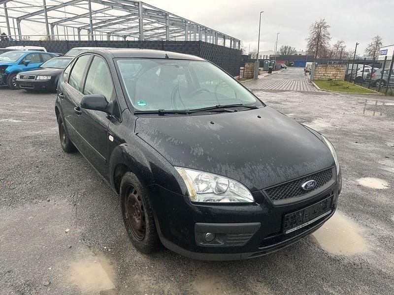Schwarz Gebraucht 2007 Ford Focus Fun X Limousine | 950 € (Superpreis) - Bild 1/4