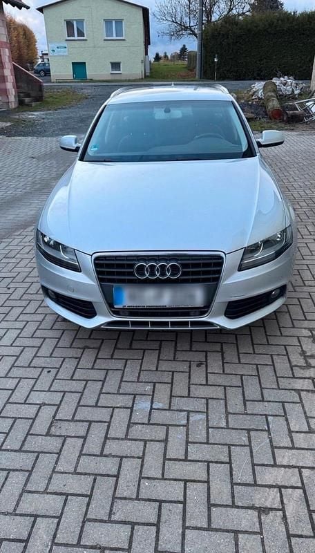 Silber Gebraucht 2011 Audi A4 Kombi | 3.800 € (Superpreis) - Bild 1/4