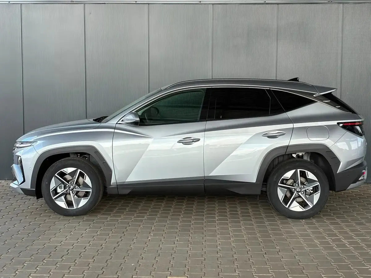 Neu Hyundai Tucson Comfort 160 PS (117 kW) 2025 Shimmering silver SUV