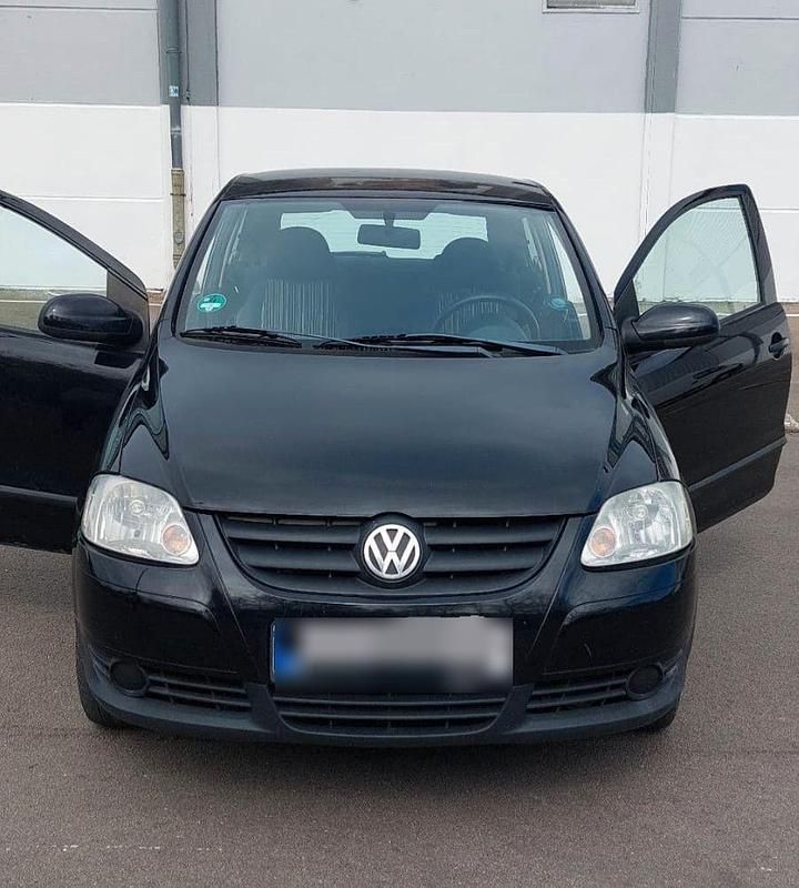 Second-hand VW Fox 75 CP (55 kW) 2006 Negru Hatchback