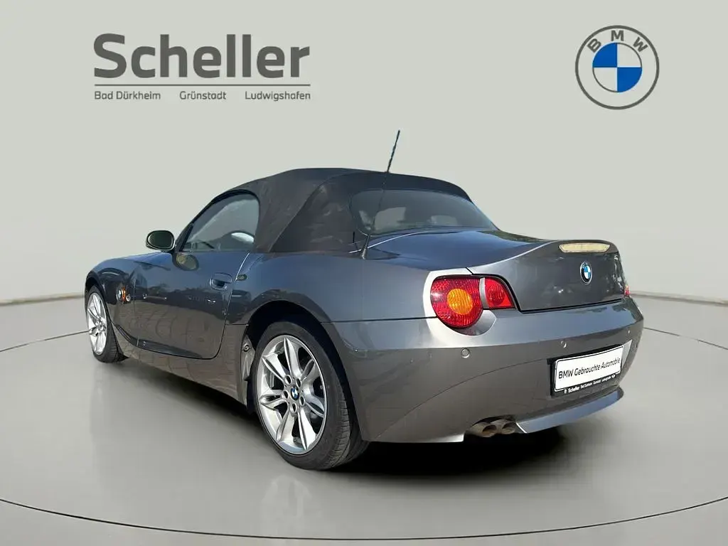 Gebraucht BMW Z4 192 PS (141 kW) 2004 Sterlinggrau Cabrio