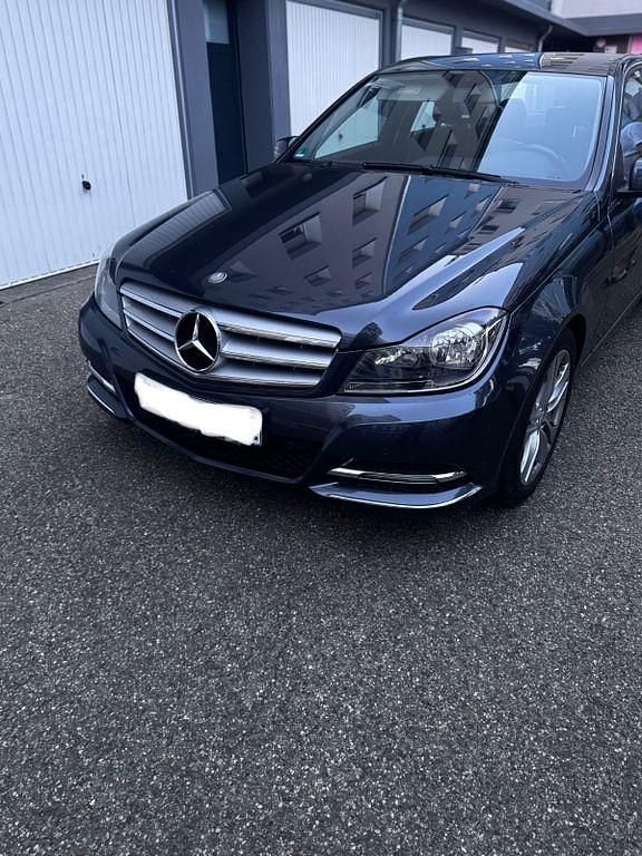 Grau Gebraucht 2012 Mercedes C180 Avantgarde Limousine | 6.450 € (Superpreis) - Bild 1/4