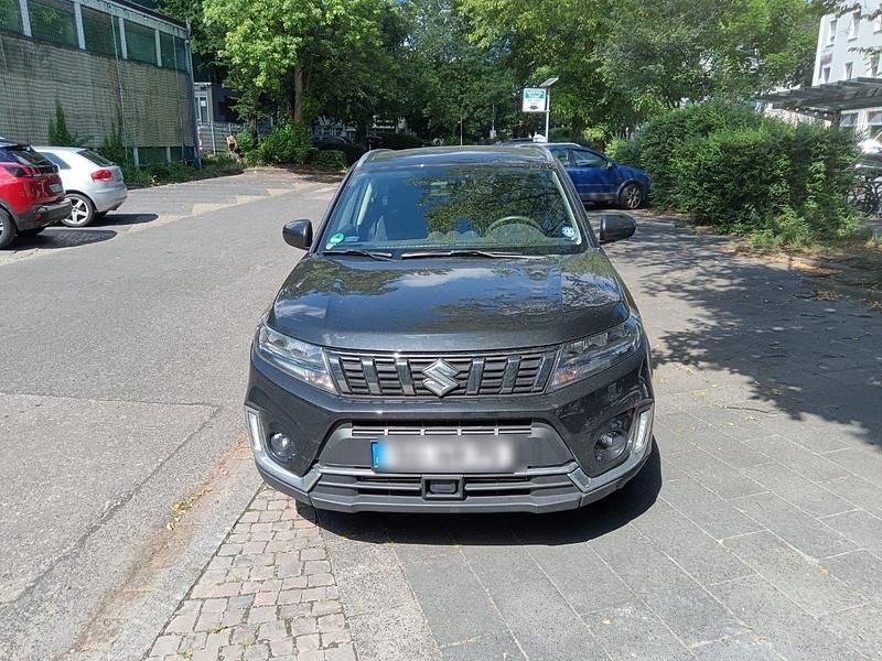 Schwarz Gebraucht 2022 Suzuki Vitara Comfort SUV | 20.500 € (Fairer Preis) - Bild 1/4